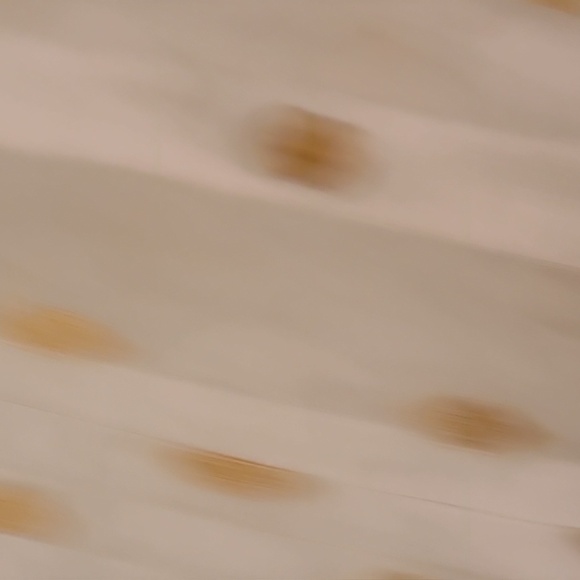 Gorgeous blouse with ruffled hem. Long sleeves with elastic. NWOT - Picture 5 of 6